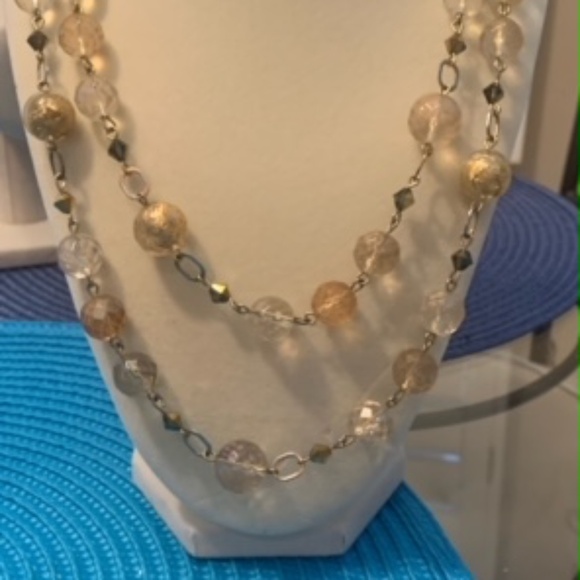 Attractive Clear and Light Gold Glass Bead Necklace - Picture 2 of 7